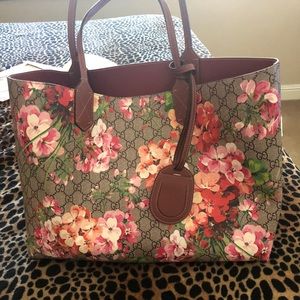 reversible gg blooms medium tote